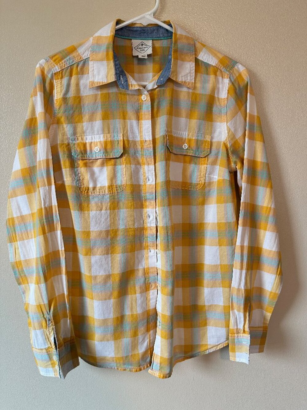 St. John's Bay Women's Plaid Long Sleeve Button Up Shirt Medium